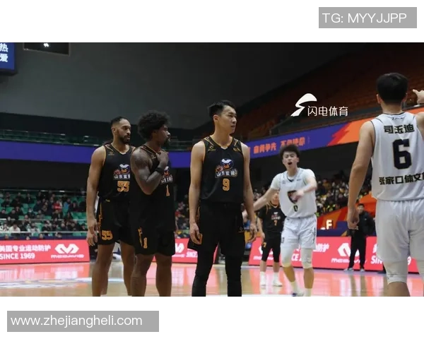 中国男篮在焦作迎战马其顿队全力以赴争取胜利的精彩对决